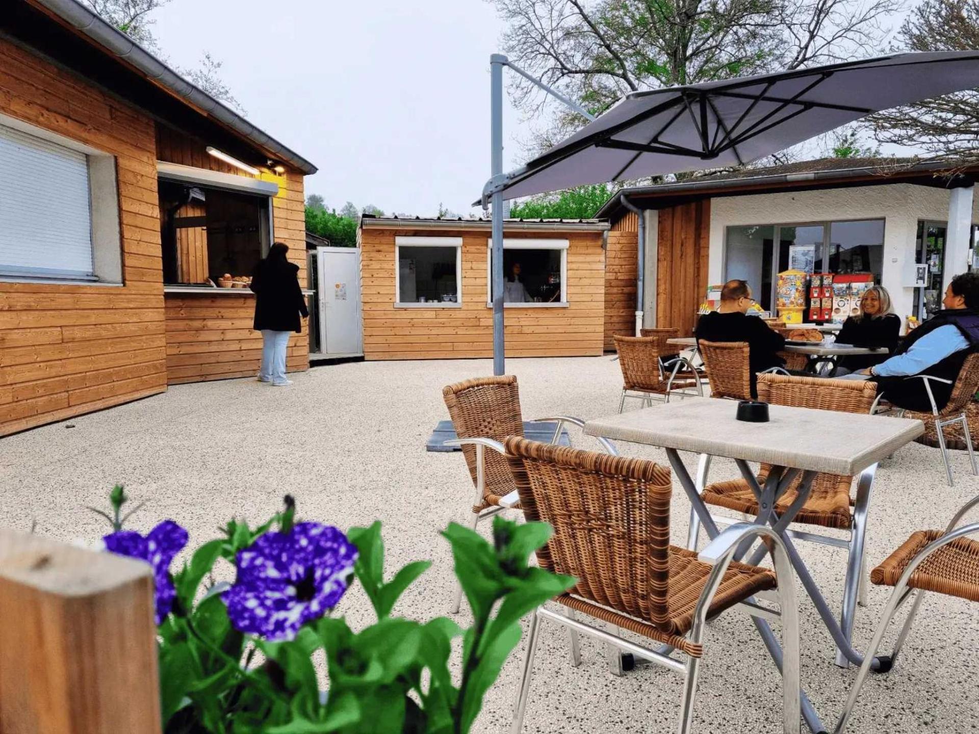 Camping De Charlieu - Mobile Home Eksteriør billede